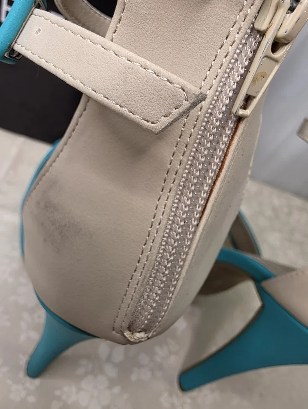 Shoe Republic LA Reeves Turquoise Platform Sandals Heels Size 7.5